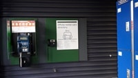 クイーンズタウン空港内レンタカー会社無料直通電話